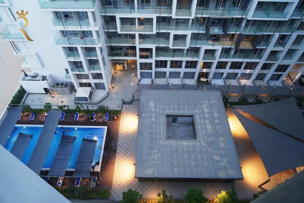 Jade Serenity 2br Urban Retreat In Masdar Abou Dabi
