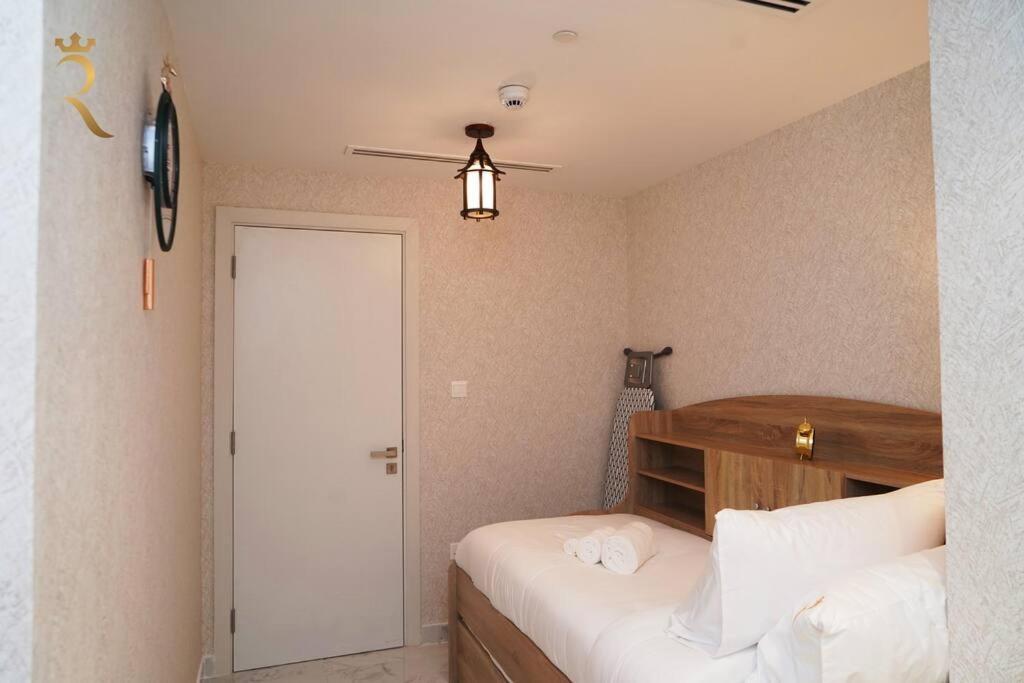 Jade Serenity 2br Urban Retreat In Masdar *