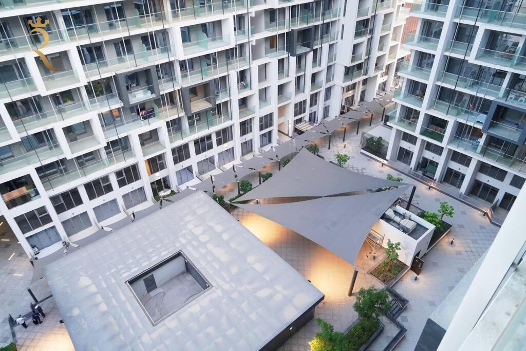 Jade Serenity 2br Urban Retreat In Masdar